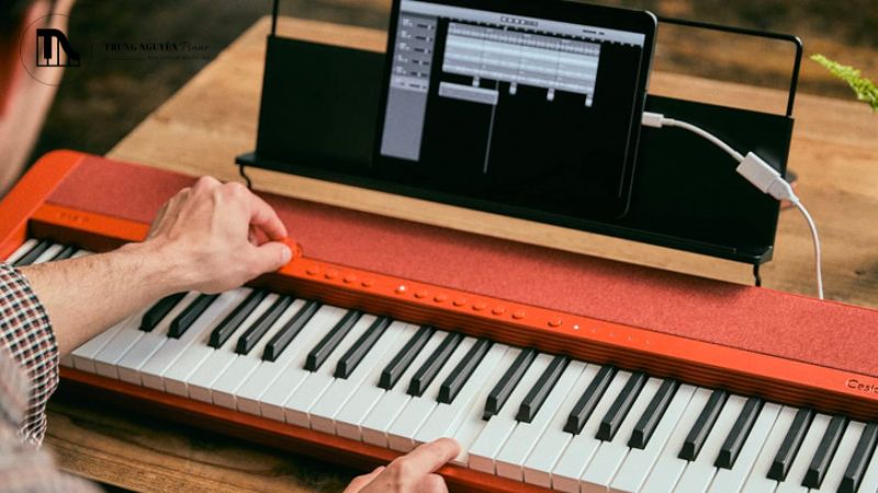Casio CT-S1 được trang bị bàn phím 61 phím kiểu hộp