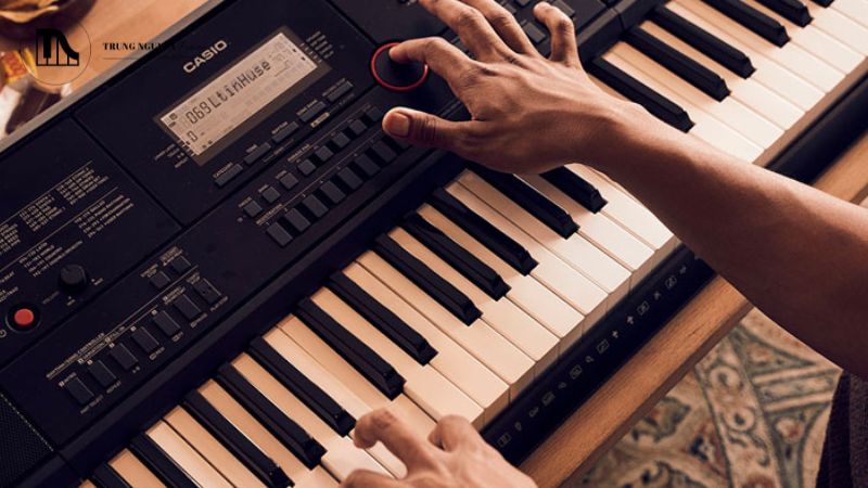 Review Casio CT-X3000: Đánh giá chi tiết - Có đáng mua? 5 Với những người học nhạc, tính năng này rất cần thiết để rèn luyện kỹ thuật kiểm soát lực ngón