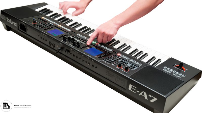 Phân biệt Arranger, Synthesizer, Workstation keyboard là gì? 1 Một cây Arranger Keyboard điển hình