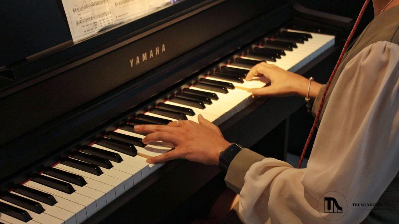 Cách chơi piano bài Thiếu Niên Hoa Hồng cảm xúc