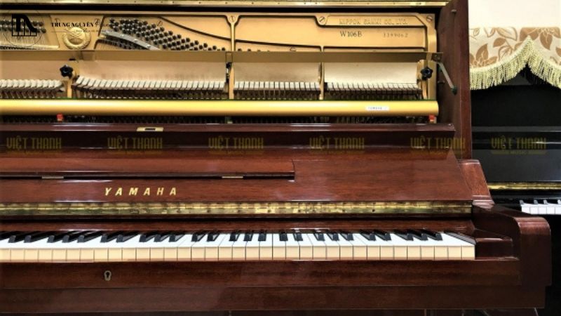 Cấu tạo và chất liệu của đàn piano Yamaha W106B