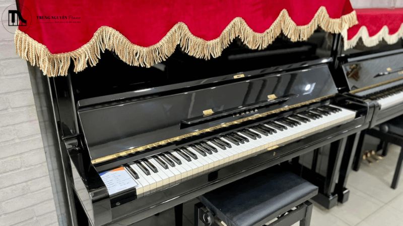 Cảm giác phím của đàn piano Yamaha U3E