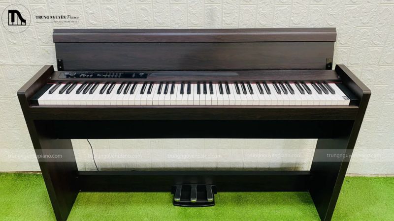 Korg LP380 nổi bật với chất lượng âm thanh chân thật nhờ công suất loa mạnh mẽ