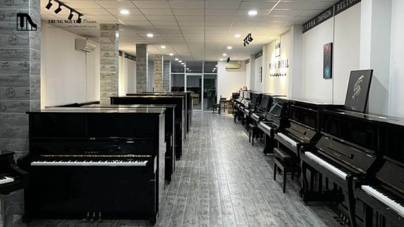 Top địa điểm mua đàn piano TPHCM uy tín, chất lượng 2025 6 Người bán hàng không chỉ giới thiệu sản phẩm mà còn phải là chuyên gia piano