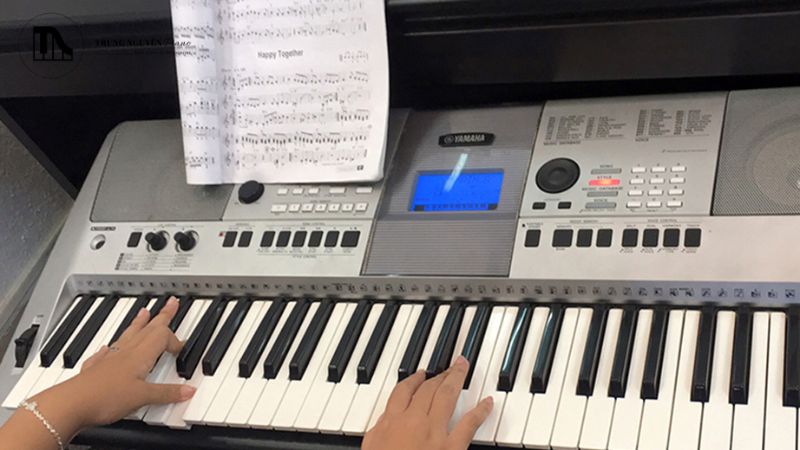 So sánh đàn Organ Yamaha và Casio: Cách chọn đàn chuẩn nhất 10 Âm thanh AWM Stereo Sampling dày dặn, biểu cảm