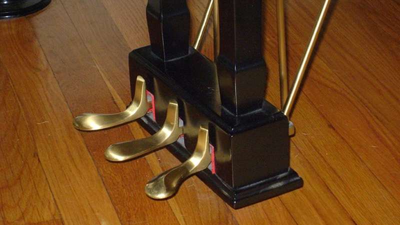 Rủi ro khi mua đàn piano cũ: Pedal