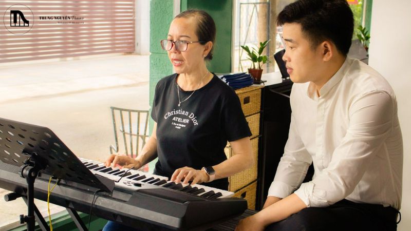 Địa điểm mua đàn organ dùng pin và điện