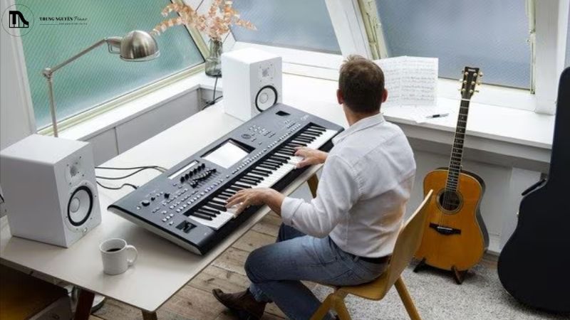 Tư thế ngồi đúng là rất quan trọng khi chơi đàn
