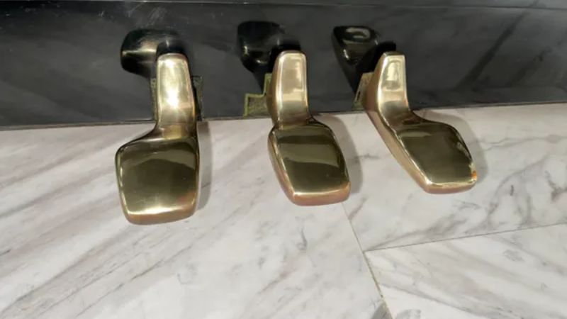 3 pedal của upright piano