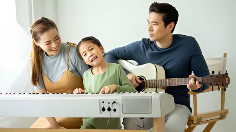 Gia đình an tâm tận hưởng âm nhạc nhờ bảo hành mở rộng