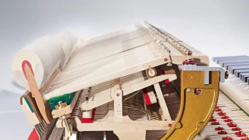 Boston grand piano review: Thiết kế Steinway, chế tác Nhật 4 Cận cảnh bộ máy cơ của đàn Boston
