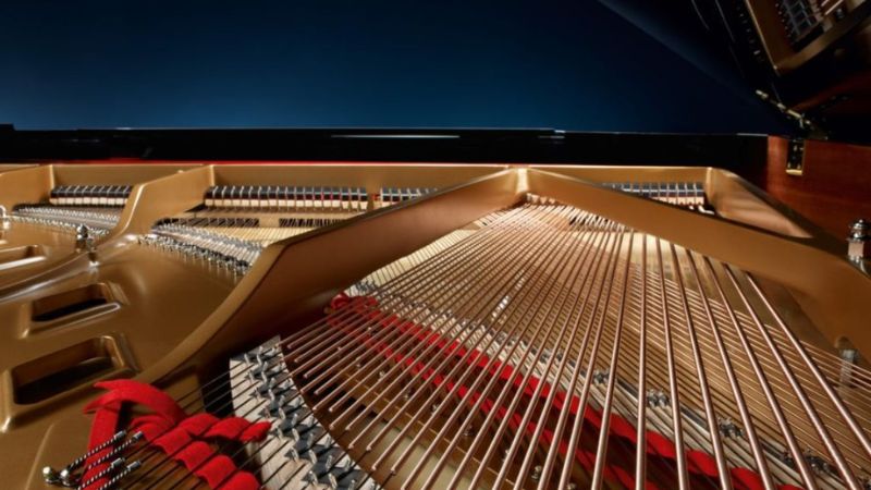 Boston grand piano review: Thiết kế Steinway, chế tác Nhật 5 Khung gang của đàn Boston