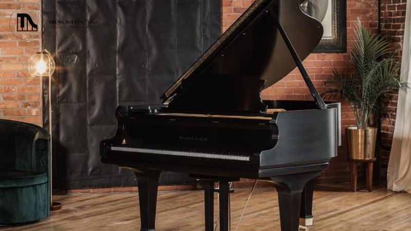 Medium Grand Piano có chiều dài khoảng 1.68m đến 1.73m