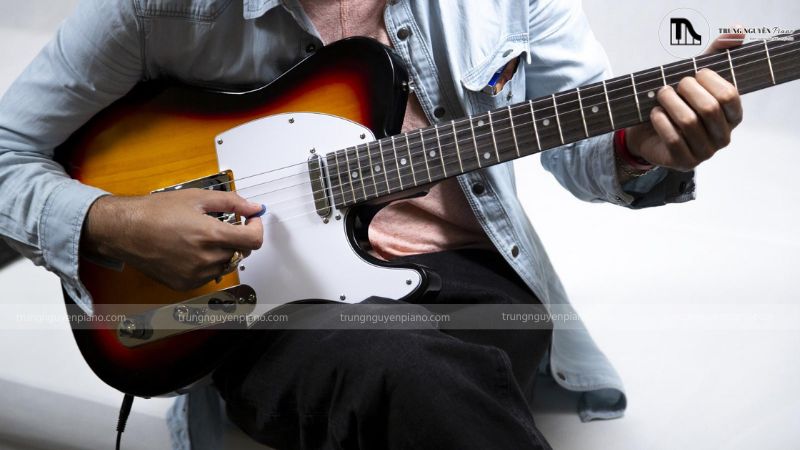 Tìm hiểu cấu tạo của một cây Guitar Điện chi tiết 13 Hiểu cấu tạo đàn guitar điện giúp bạn kiểm soát âm thanh tốt hơn, điều chỉnh hiệu quả và khai thác tối đa tiềm năng của nhạc cụ.