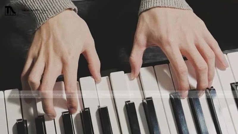 Chơi đàn piano liên tục có cần nghỉ không? 6 Thực hiện bài tập giãn cơ nhẹ nhàng cho tay sau khi chơi piano liên tục