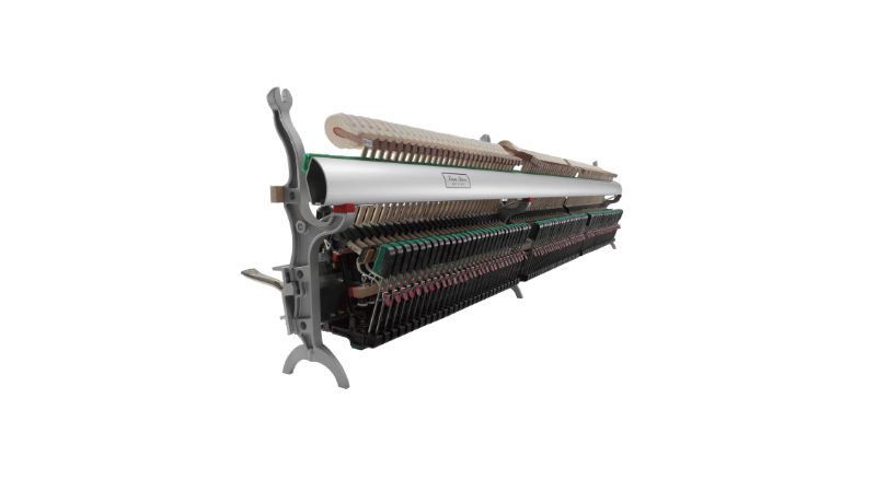 Bộ máy Millennium III SK được thiết kế tinh xảo