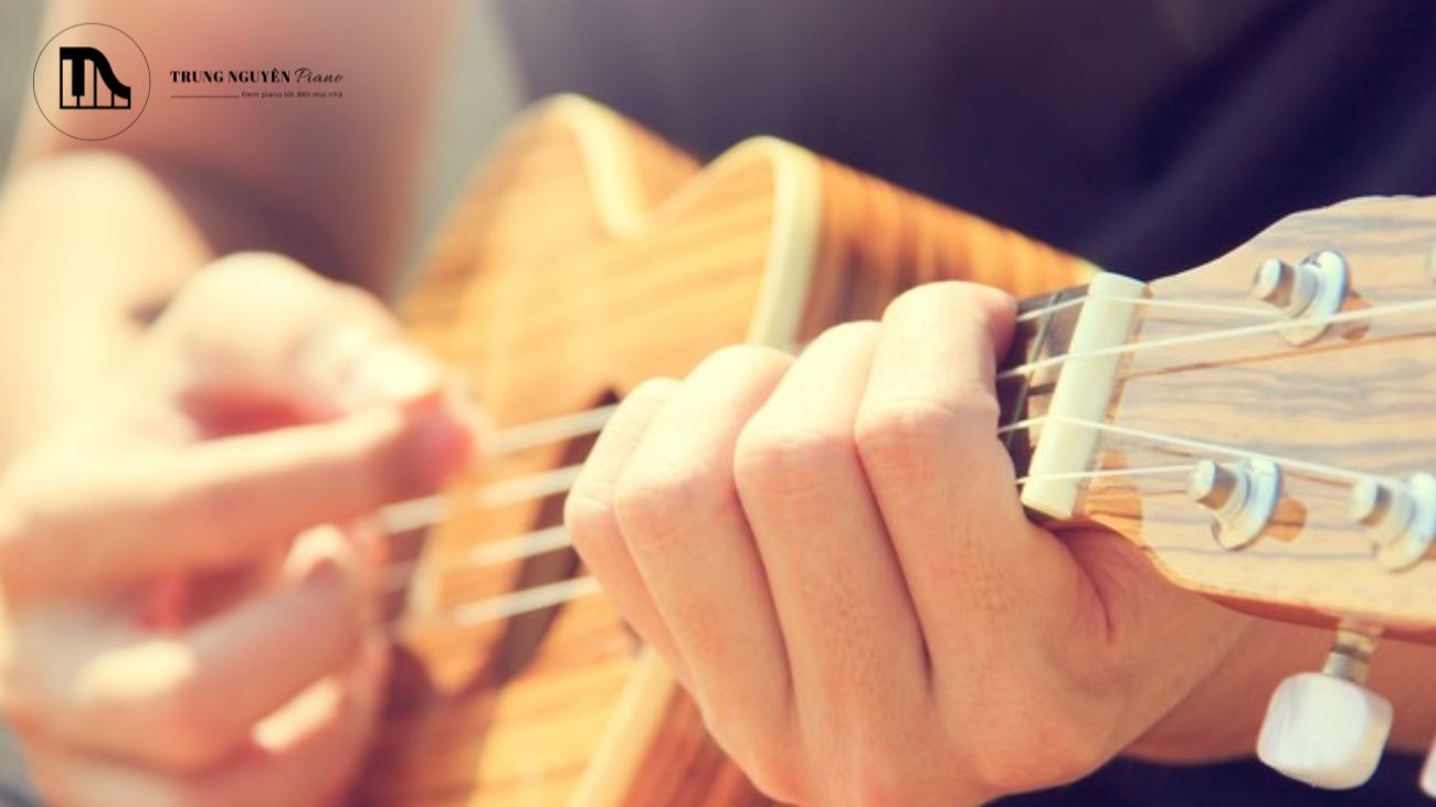 Ukulele bắt đầu được biết đến rộng rãi hơn bên ngoài Hawaii sau Triển lãm Quốc tế Panama-Pacific