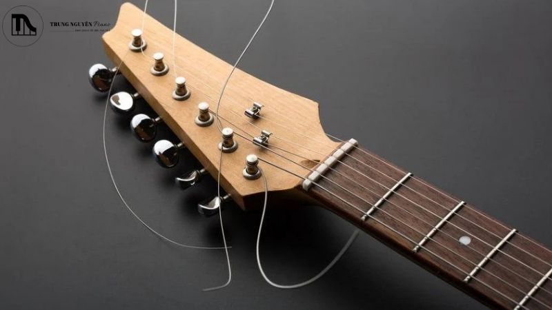 Rè dây đàn Guitar: Nguyên nhân phổ biến và cách khắc phục 3 Dây đàn guitar cũ