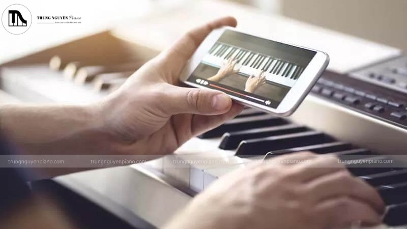 Học Synthesizer qua tài liệu trực tuyến