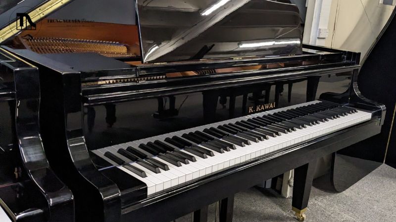 Piano Kawai được biết đến với âm thanh ấm áp hơn Yamaha một chút