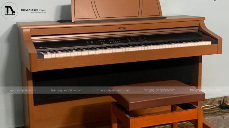 Kiểm tra lại piano điện sau khi vận chuyển