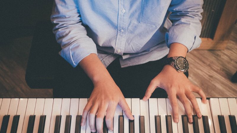 Kiểm tra cơ bản các chức năng như phím, pedal hoặc nút điều khiển