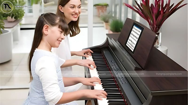 Phương pháp Suzuki Piano phù hợp với trẻ nhỏ bắt đầu học nhạc sớm, có sự đồng hành từ phụ huynh và môi trường học tập tích cực, yêu thương