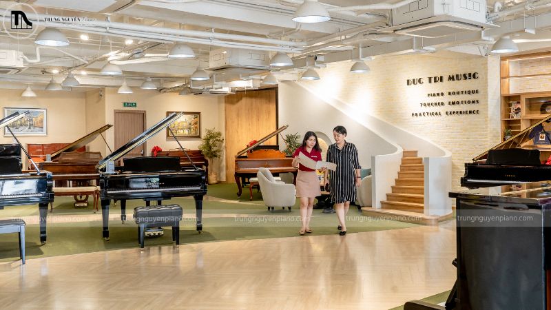 Để lựa chọn piano nào phù hợp nhất với mình, bạn nên trải nghiệm tại showroom piano để cảm nhận tốt nhất
