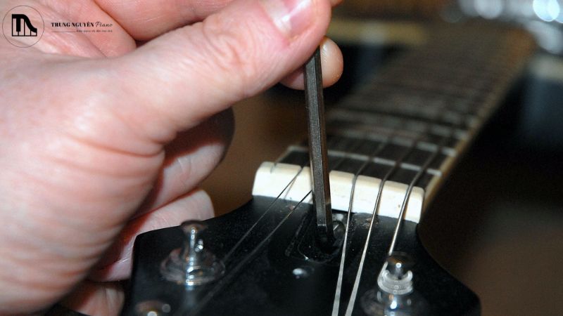 Hạn chế khi tự chỉnh truss rod tại nhà