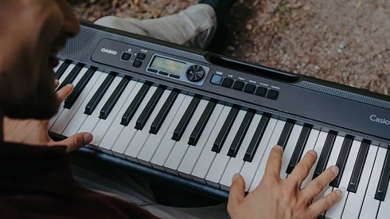 Nếu muốn có một trải nghiệm chơi đàn "thật" hơn hãy chọn CT-S300