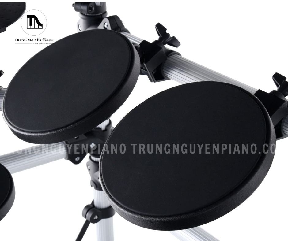 Trống Điện Medeli DD402 với các pad trống bằng cao su mang lại cảm giác nảy chân thực và giảm thiểu tiếng ồn