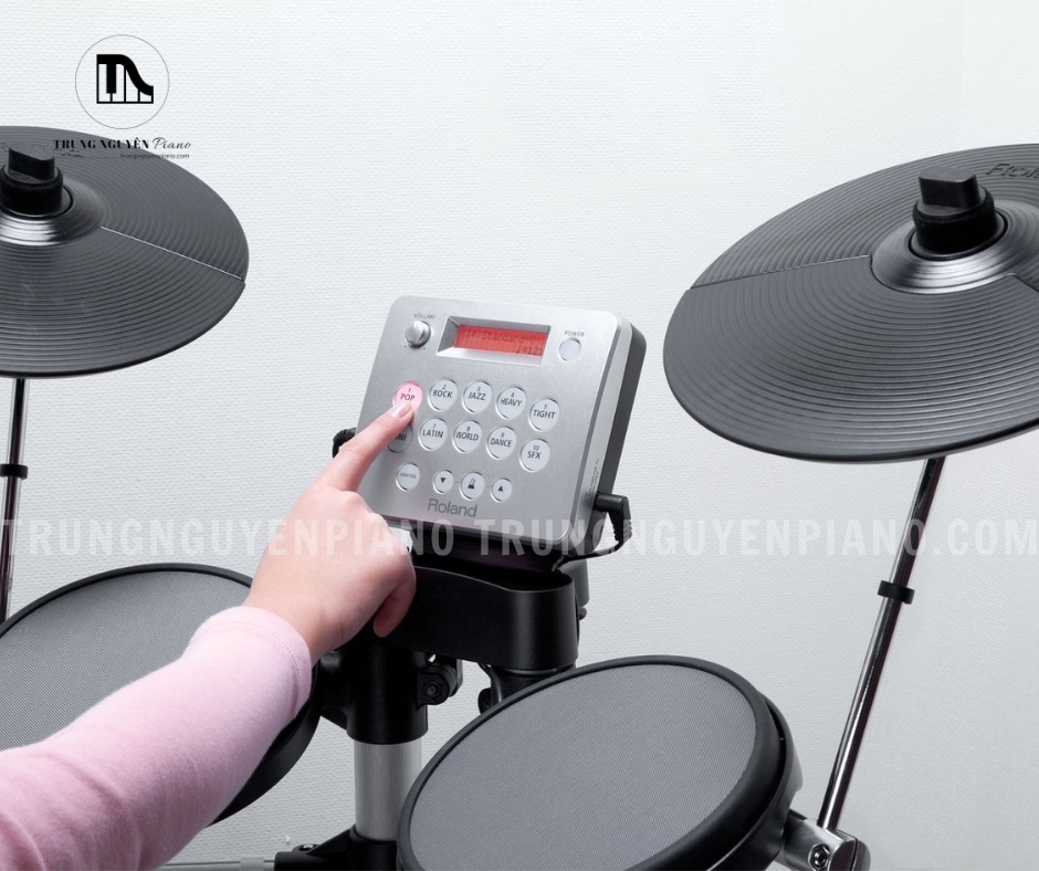 Trống Điện ROLAND HD3 17 Trống Điện ROLAND HD3 sở hữu module âm thanh của HD3 được nâng cấp với 20 bộ trống cài sẵn