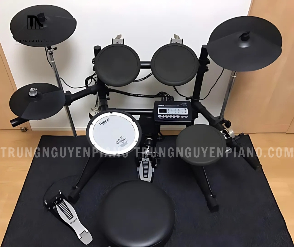 Trống Điện ROLAND TD3K với sự đồng bộ về vật liệu pad giúp người chơi dễ dàng kiểm soát lực đánh trên toàn bộ kit