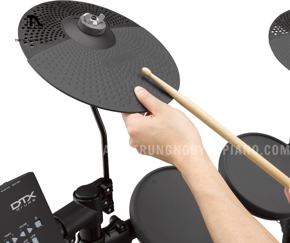 Trống Điện YAMAHA DTX452K 8 Trống Điện YAMAHA DTX452K có các pad snare và pad ride đều có ba vùng cảm ứng