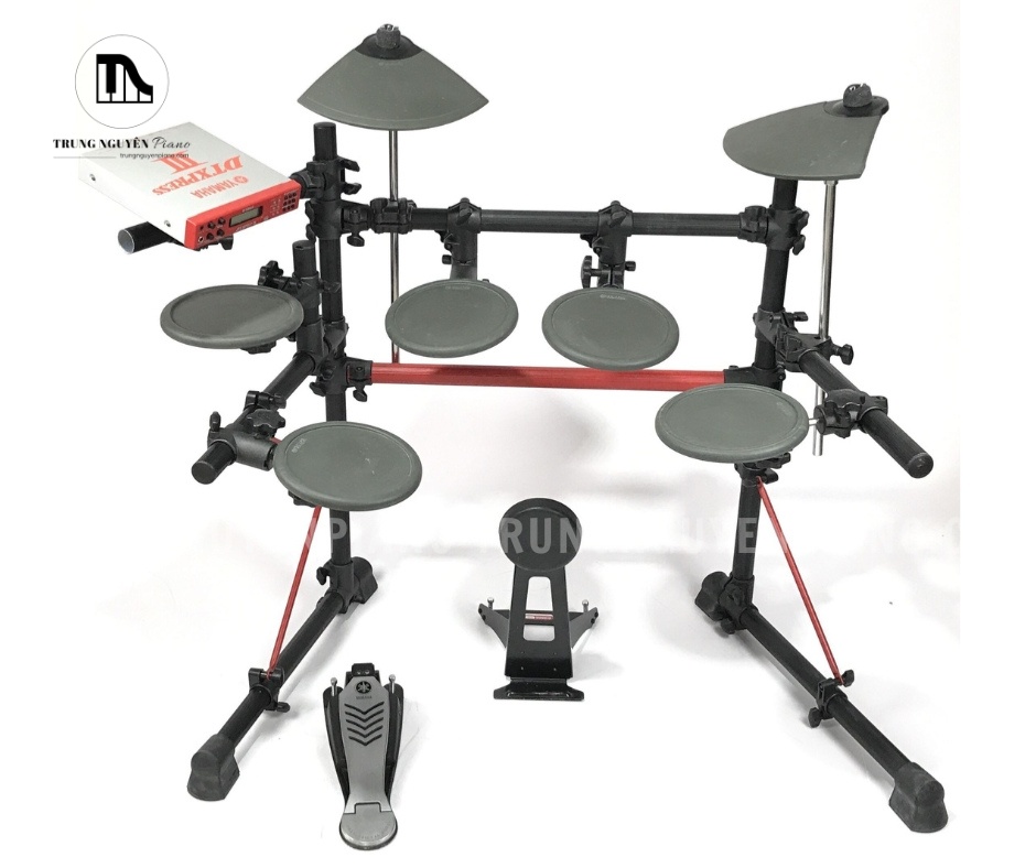 Trống Điện YAMAHA DTXPRESS III là một trong những bộ trống điện bền nhất, lý tưởng cho việc luyện tập cường độ cao