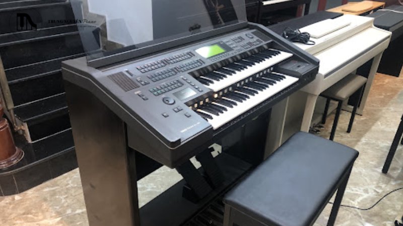 Hệ thống loa tích hợp trên EL-900 thường được đánh giá có công suất lớn hơn một chút so với EL-90