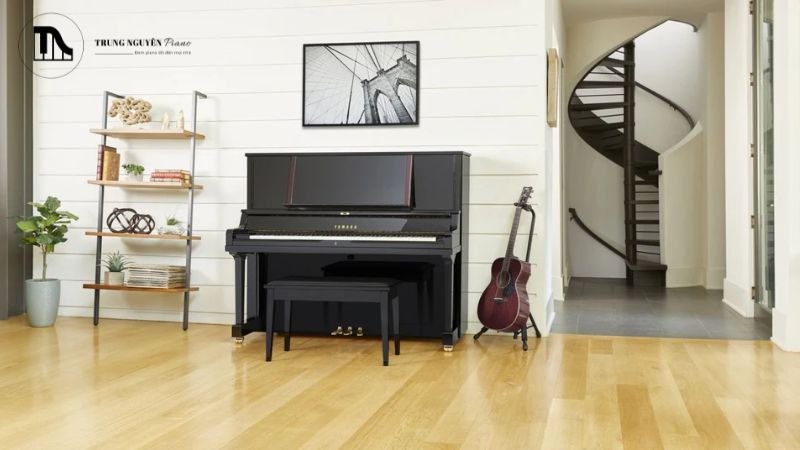 Yamaha YUS5 thường có thiết kế cổ điển, đường nét vuông vắn, mạnh mẽ