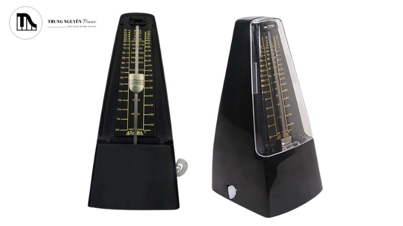 So sánh Metronome cơ vs điện tử: Ưu nhược điểm & Chọn loại nào? 7 Yếu tố thẩm mỹ của metronome cơ thường hài hòa hơn khi đặt trên một cây đàn piano cơ