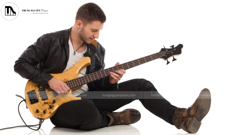 Cảm giác thoải mái khi cầm đàn và chơi đàn là yếu tố then chốt, ảnh hưởng đến hiệu quả tập luyện