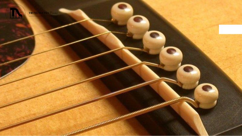 Dây đàn Guitar Acoustic: PB vs 80/20 Bronze: Chọn loại phù hợp 7 Âm thanh ấm áp, phức tạp và bền của Phosphor Bronze thường là lựa chọn lý tưởng