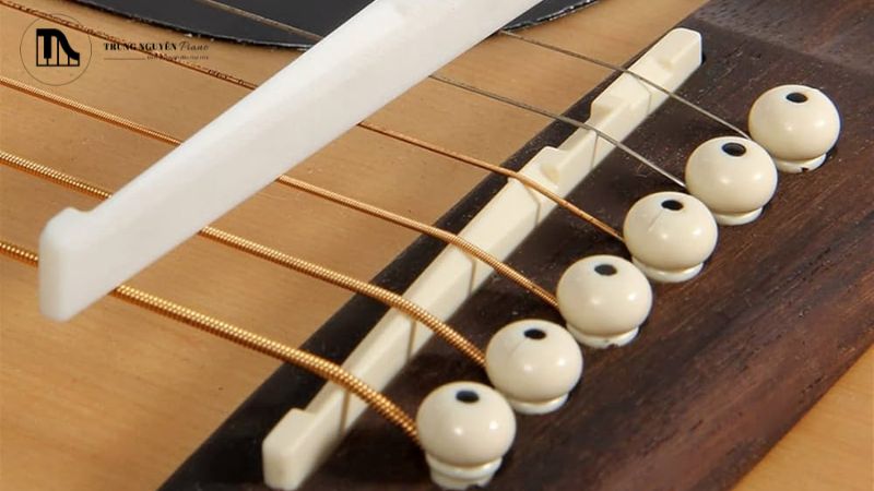 Dây đàn Guitar Acoustic: PB vs 80/20 Bronze: Chọn loại phù hợp 9 Dùng dây Phosphor Bronze sẽ giúp làm ấm, cân bằng lại âm thanh