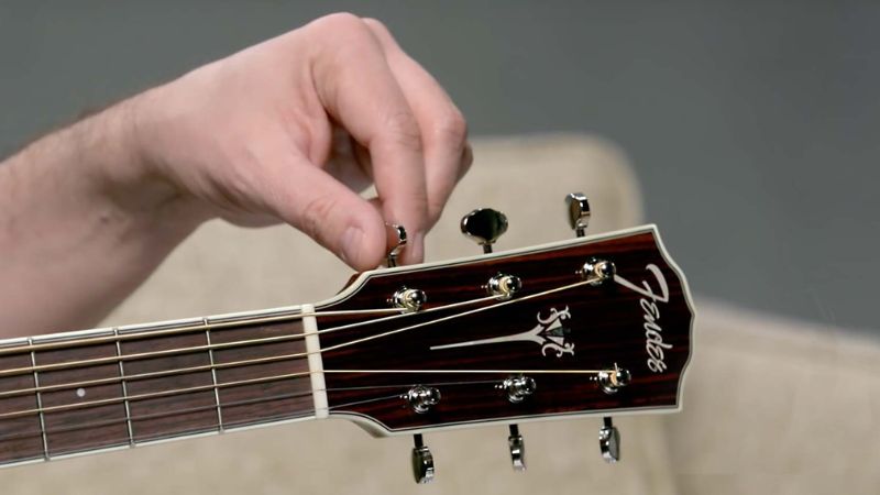 Bước setup quan trọng giúp đàn dễ chơi và không gây đau tay