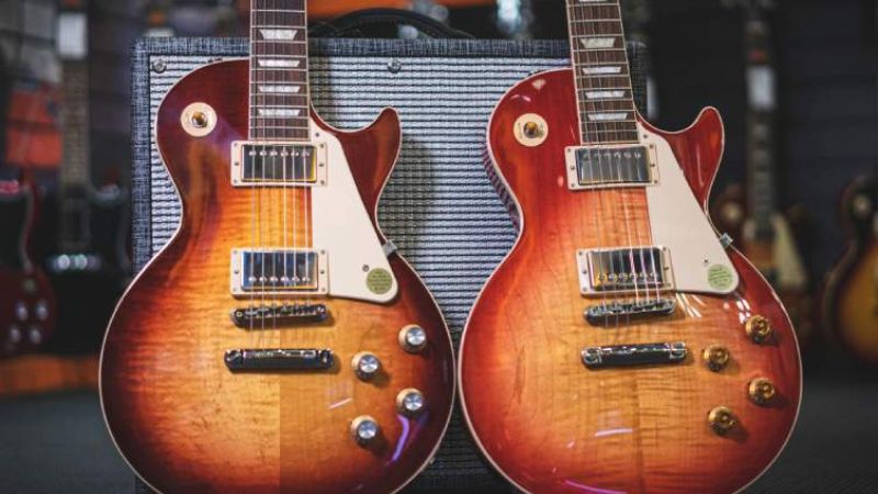 Người chơi guitar có thể chọn '50s hoặc '60s tùy theo dòng nhạc rock yêu thích