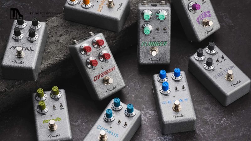 Overdrive, Dist, Delay là gì? Chi tiết Pedal Guitar điện cơ bản cho người mới 1 Pedal hiệu ứng (thường gọi là stompbox) là những chiếc hộp nhỏ nằm giữa đàn guitar và amply