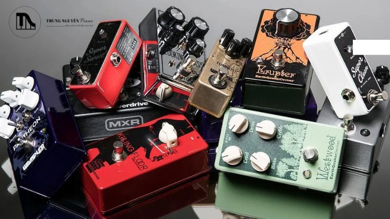 Overdrive, Dist, Delay là gì? Chi tiết Pedal Guitar điện cơ bản cho người mới 7 gain của pedal Distortion thường lớn hơn rất nhiều so với Overdrive.