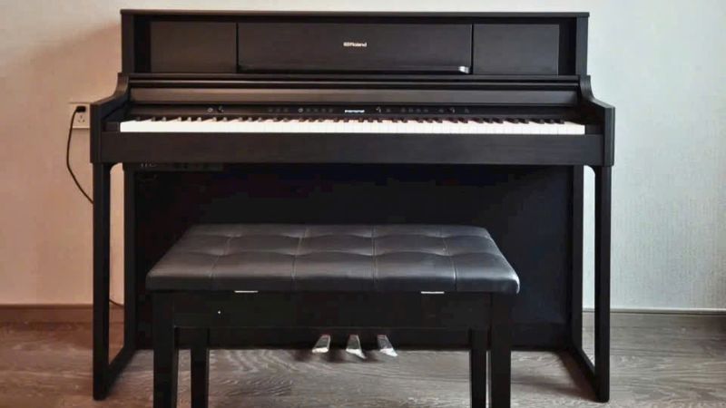 Roland LX705 là lựa chọn tối ưu cho người mới bắt đầu muốn đầu tư lâu dài