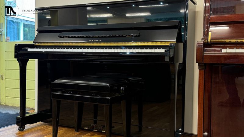 Piano kinh tế Samick JS-115 là mẫu piano cơ upright giá cả phải chăng