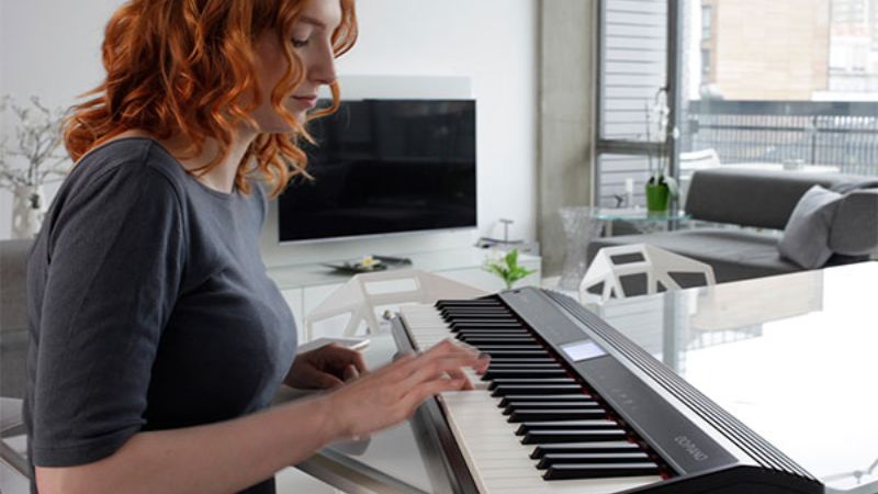 Cả Roland GO-61P và Yamaha NP-32 đều trang bị tính năng cần thiết cho người mới học