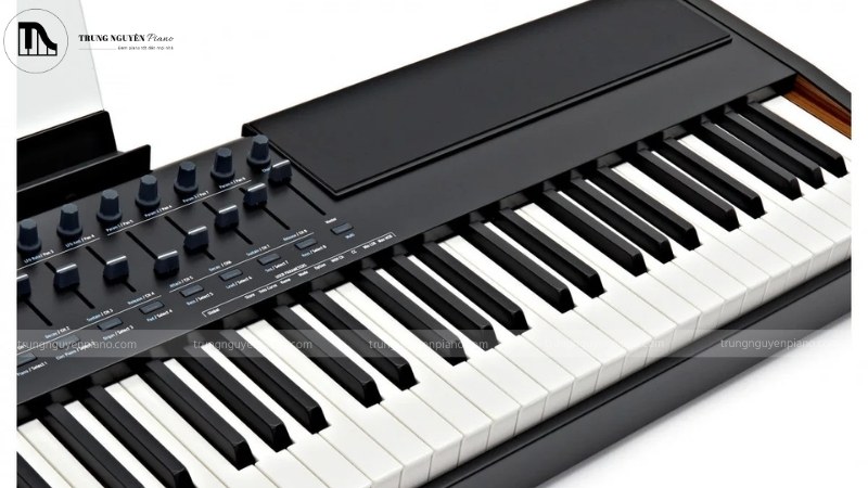 Review Arturia KeyLab 88 MkII: Controller toàn năng cho phòng thu 5 Arturia Keylab 88 MkII mang lại cảm giác chơi chân thực với bàn phím Fatar TP/100LR