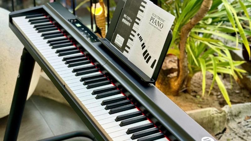 Tránh đặt đàn piano gấp gọn ở nơi có ánh nắng trực tiếp
